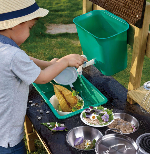 Outdoor Kitchen | Mud Kitchen